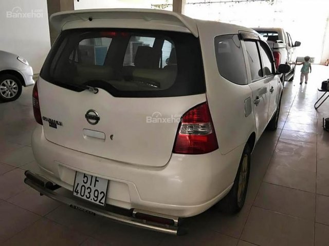 Bán xe cũ Nissan Grand livina đời 2011, màu trắng