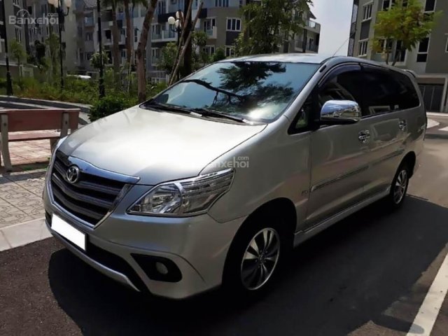 Bán Toyota Innova 2.0 G 2015, màu bạc chính chủ