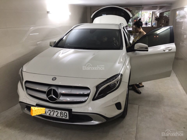 Bán xe Mercedes-Benz GLA 200 năm 2016 màu trắng, nội thất kem,  xe nhập Đức