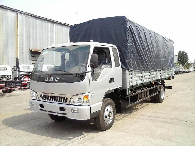 Cần bán Jac HFC 6.4T đời 2017, màu bạc, 485tr