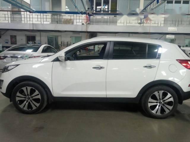 Bán gấp Kia Sportage 2.0AT đời 2013, màu trắng, xe nhập