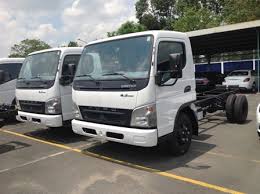 Xe tải Fuso Canter tải trọng 3.3 tấn- Tổng tải 6.5 tấn, nhập khẩu mới 100%