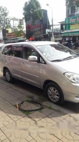 Bán gấp Toyota Innova G đời 2010, màu bạc chính chủ