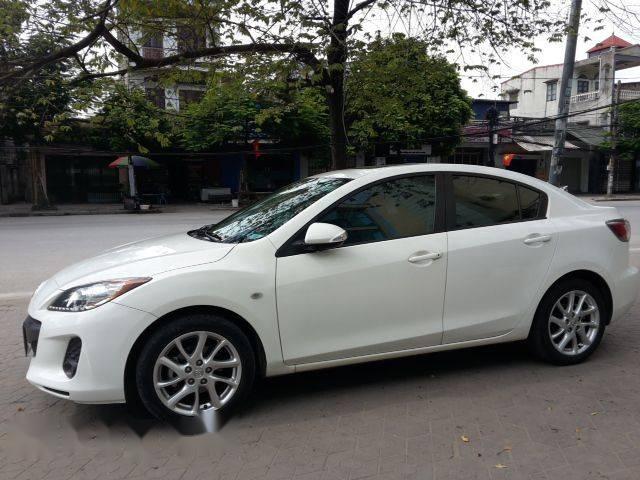 Bán Mazda 3 S đời 2014, màu trắng còn mới, giá 580tr