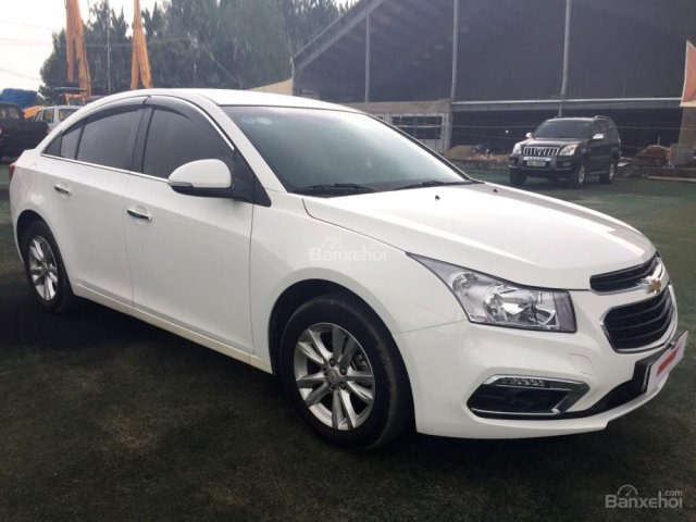 Bán Chevrolet Cruze LT 1.6MT đời 2016, màu trắng, 470tr