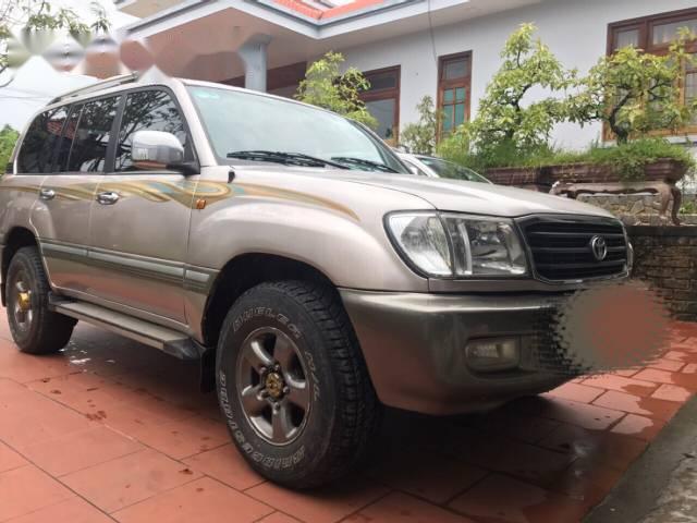 Cần bán gấp Toyota Land Cruiser đời 2004, nhập khẩu