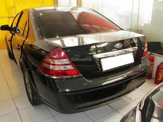 Bán Ford Mondeo 2.5 AT đời 2004, màu đen, giá tốt