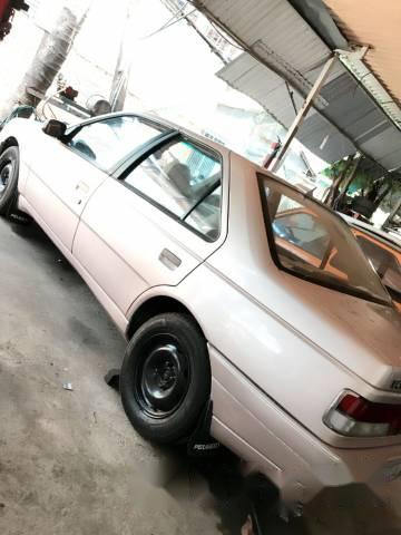 Bán Peugeot 405 đời 1990, màu bạc, 500tr