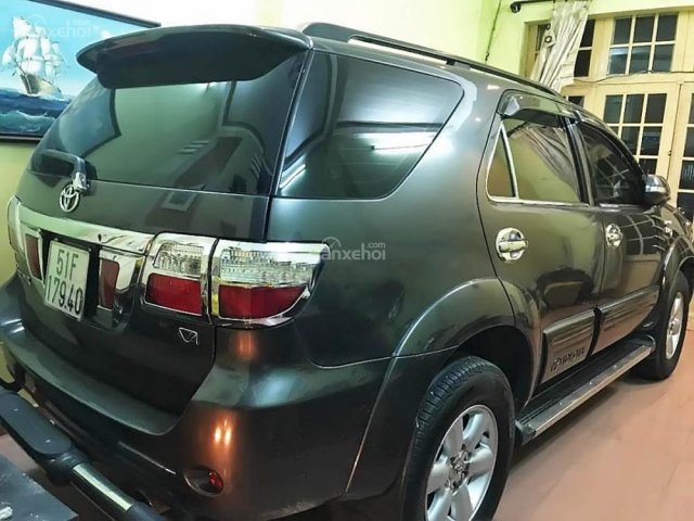 Bán xe Toyota Fortuner V 2009, màu xám giá cạnh tranh