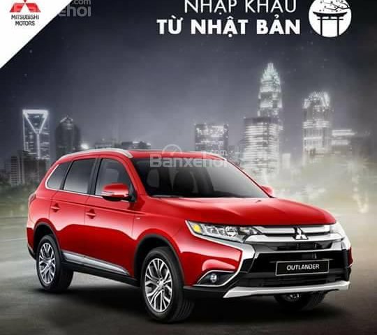 Cần bán xe Mitsubishi Outlander CVT sản xuất 2017, màu đỏ, nhập khẩu0