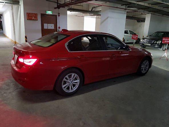 Cần bán xe BMW 3 Series 320i đời 2015, màu đỏ 