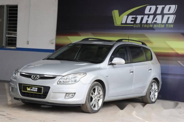 Cần bán xe Hyundai i30 CW 1.6AT đời 2009, màu bạc giá cạnh tranh