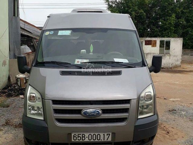 Bán xe Ford Transit đời 2010, màu bạc ít chạy