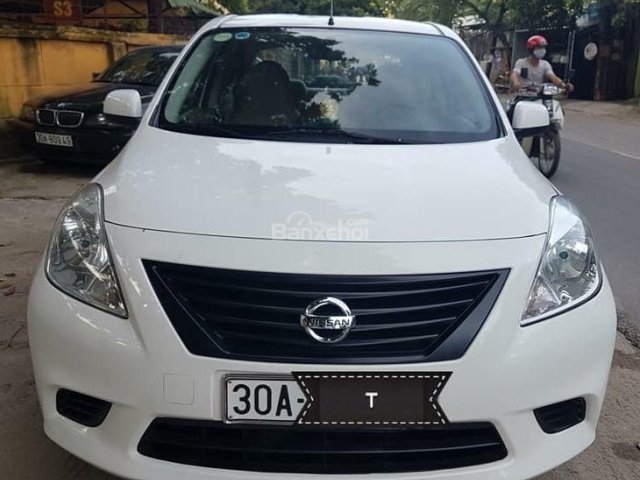 Bán xe Nissan Sunny đời 2013, màu trắng