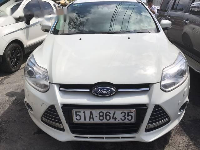 Cần bán gấp Ford Focus 2.0 AT đời 2014, màu trắng đẹp như mới, 575 triệu