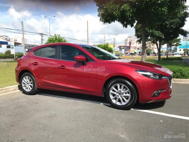 Bán ô tô Mazda 3 1.5AT Hatchback năm 2017, màu đỏ, 672tr tại Tây Ninh