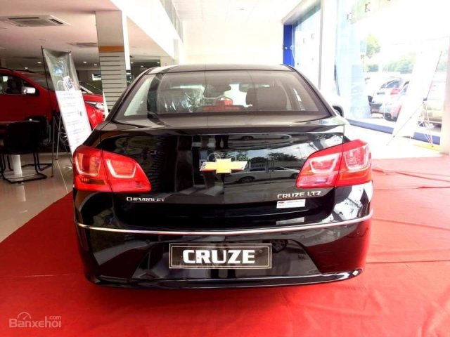 Bán xe Chevrolet Cruze LTZ 1.8 đời 2017, màu đen, giá chỉ 699 triệu