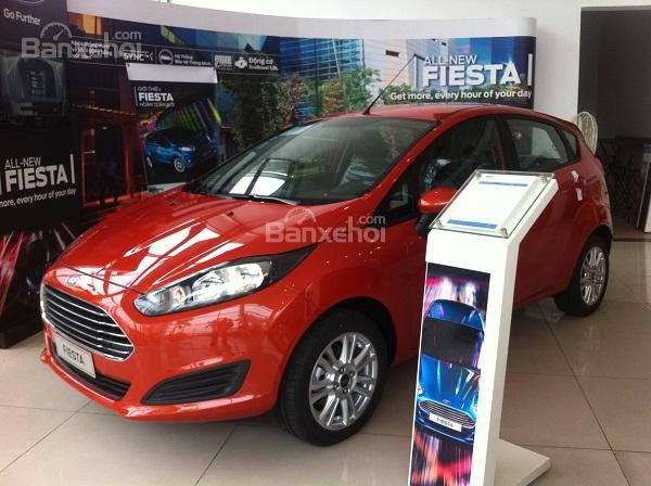 Cần bán Ford Fiesta 1.5AT Hatchback, sản xuất 2017, xe giá khuyến mãi tốt nhất hiện nay