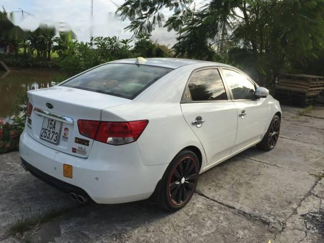 Bán Kia Forte đời 2010, màu trắng số tự động