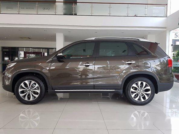 Cần bán Kia Sorento GAT 2.4 L 2017, màu nâu, 818tr