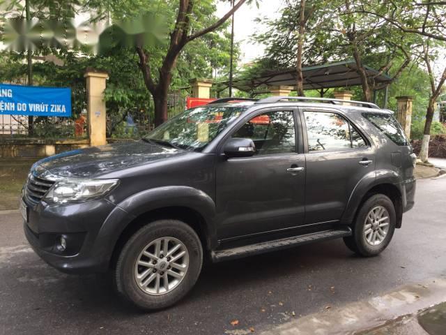 Bán Toyota Fortuner đời 2012 số sàn