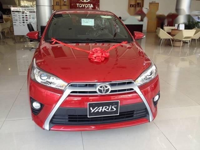 Bán xe Toyota Yaris đời 2017, màu đỏ, nhập khẩu, 572 triệu