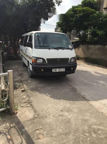 Cần bán Toyota Hiace đời 2003, màu trắng