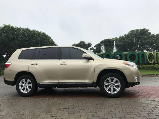 Bán Toyota Highlander năm 2011, màu vàng, nhập khẩu nguyên chiếc