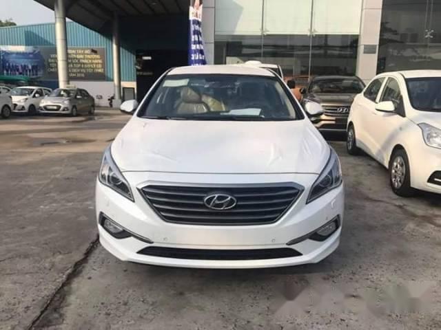 Cần bán Hyundai Sonata sản xuất 2016, màu trắng