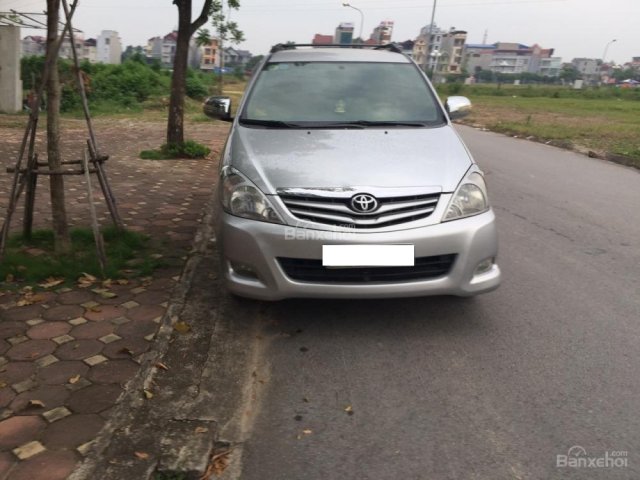 Cần bán lại xe Toyota Innova G đời 2009, màu bạc xe gia đình, giá chỉ 450 triệu