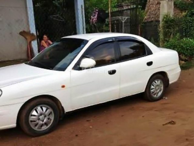 Cần bán lại xe Daewoo Nubira II 1.6 đời 2003, màu trắng, giá 130tr