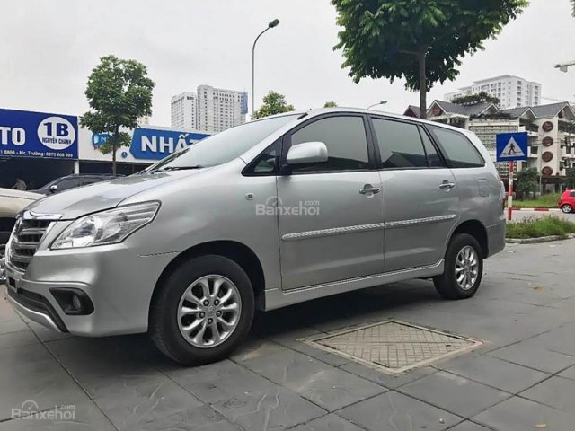 Bán ô tô Toyota Innova 2.0G đời 2014, màu bạc số tự động