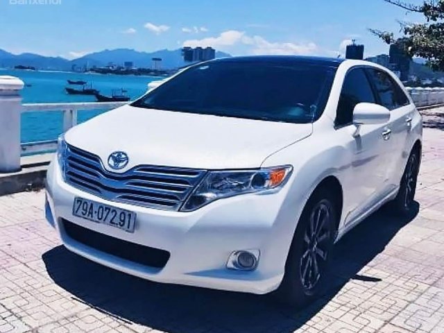 Bán Toyota Venza 2.7 sản xuất 2009, màu trắng, xe nhập, 850tr