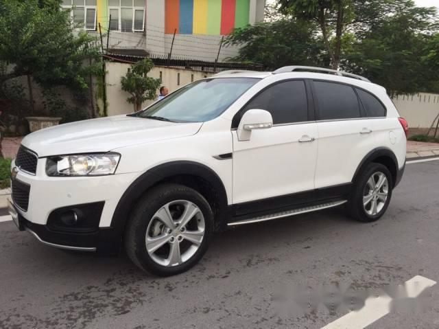 Bán gấp Chevrolet Captiva LTZ đời 2015, màu trắng như mới, 660tr