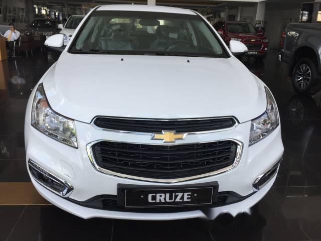 Bán Chevrolet Cruze 1.6LT năm 2017, màu trắng