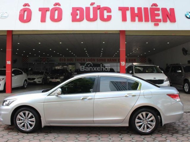 Bán xe Honda Accord 2.4AT đời 2012, màu bạc, xe nhập giá cạnh tranh