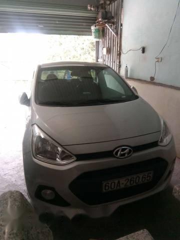 Cần bán gấp Hyundai i10 đời 2016, màu bạc