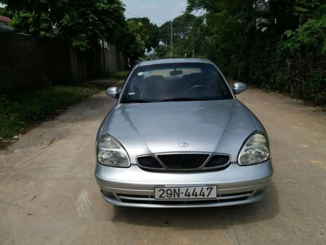 Cần bán xe Daewoo Nubira đời 2001, màu bạc còn mới