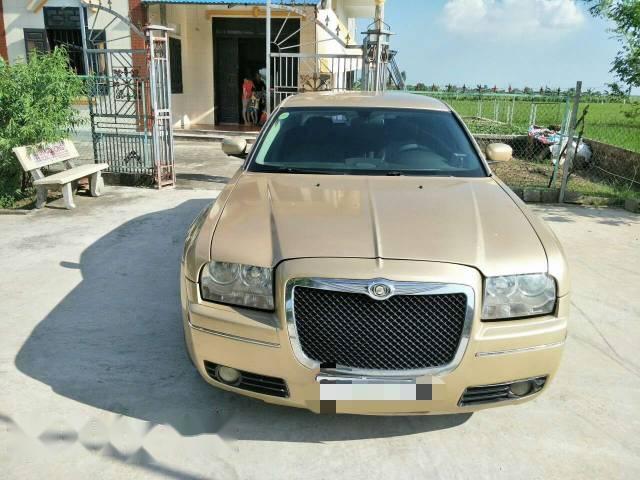 Bán Chrysler 300C đời 2007, màu vàng, nhập khẩu