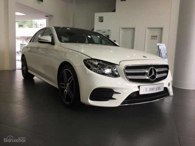 Bán Mercedes-Benz E 300 AMG trắng - ưu đãi khủng - Đủ màu giao ngay - Liên hệ lái thử: 091 742 5335