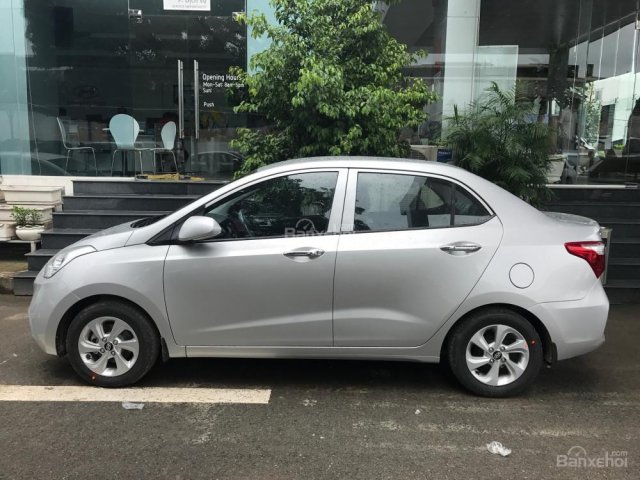 Bán Hyundai Grand i10 đời 2018 CKD, màu trắng. Giá cạnh tranh