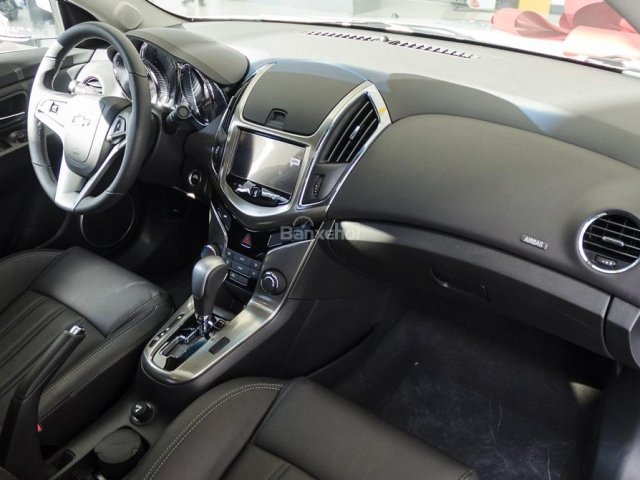 Bán xe Chevrolet Cruze LTZ 1.8L màu đỏ, trả góp ngân hàng- LH: 0945 307 489