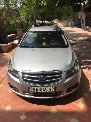 Bán gấp Daewoo Lacetti SE đời 2009, màu bạc số sàn, 275tr