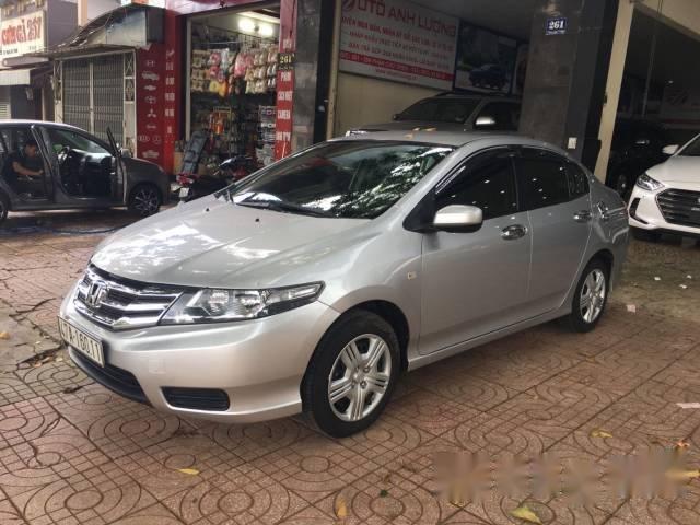 Cần bán Honda City MT đời 2013, màu bạc, giá chỉ 405 triệu