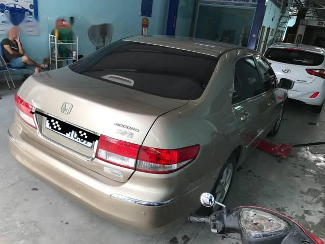 Bán Honda Accord đời 2005, màu vàng, nhập khẩu  