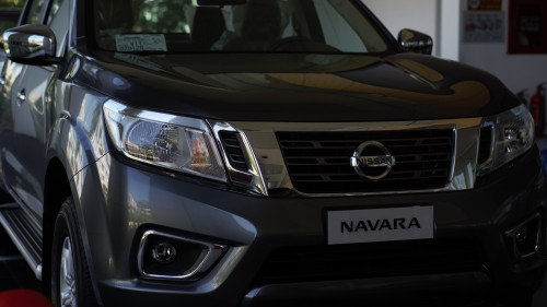 Bán Nissan Navara 2.5 AT sản xuất 2016, màu xám