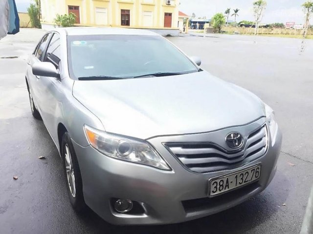 Chính chủ bán Toyota Camry Le đời 2007, màu bạc, nhập khẩu