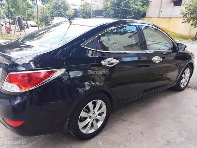 Chính chủ bán xe Hyundai Accent 1.4AT 2011, màu đen, nhập khẩu