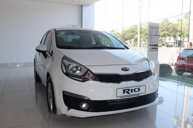 Bán ô tô Kia Rio MT sản xuất 2015, màu trắng, nhập khẩu Hàn Quốc, giá chỉ 470 triệu