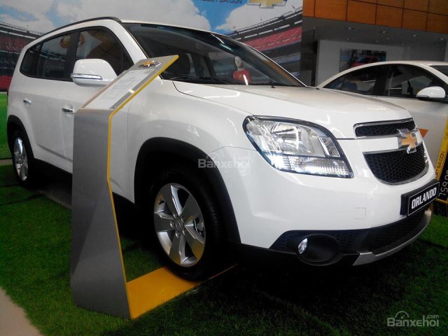 Bán Chevrolet Orlando 1.8LT đời 2017, màu trắng, giá chỉ 639tr